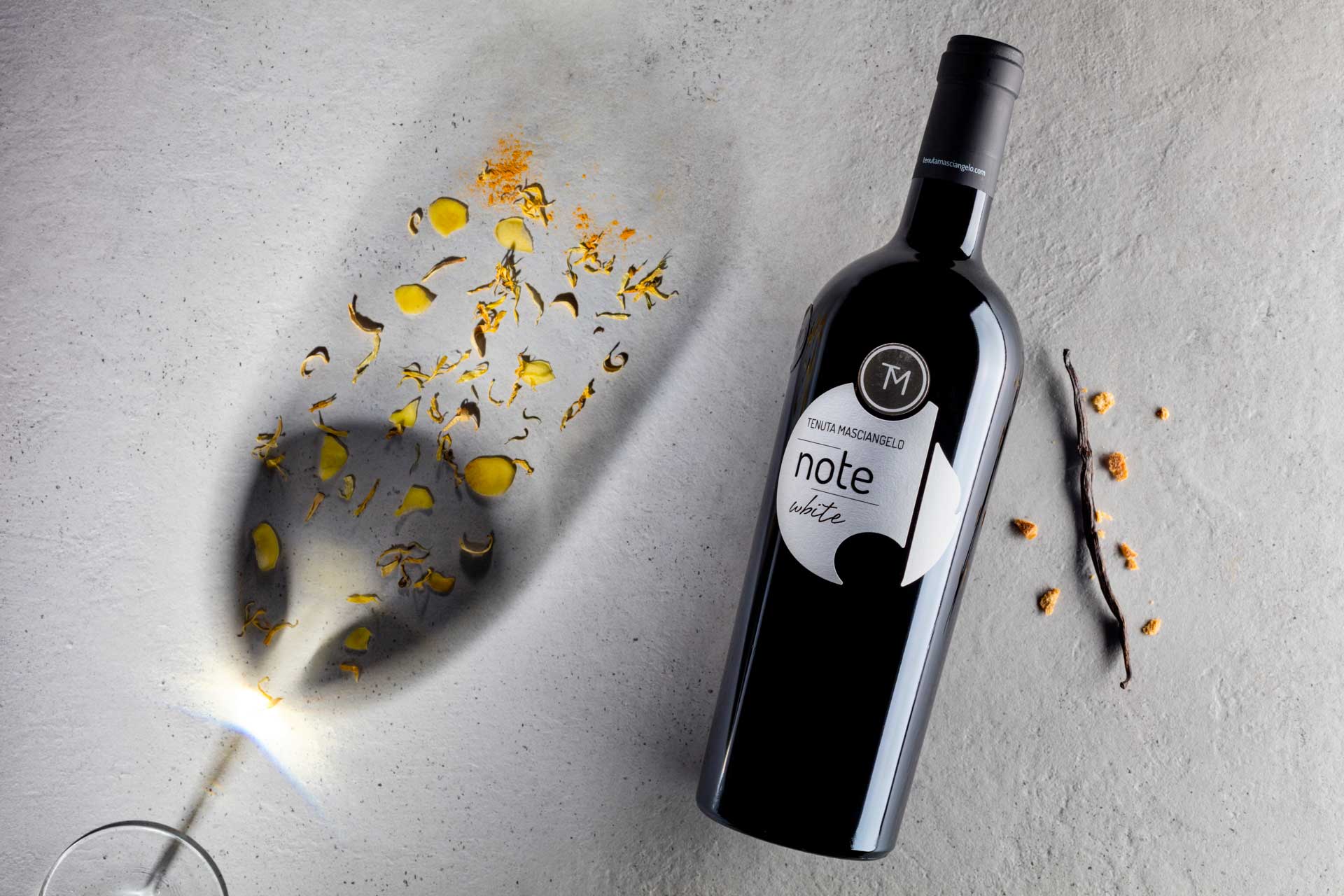 NOTE ORO, WHITE E PURPLE PORTANO A CASA IMPORTANTI PREMI AL DECANTER AWARDS 2019